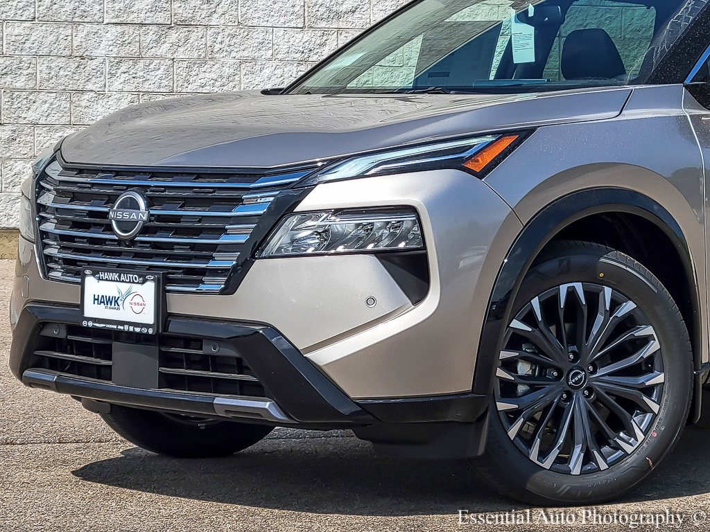 2026 Nissan Rogue Platinum photo 2