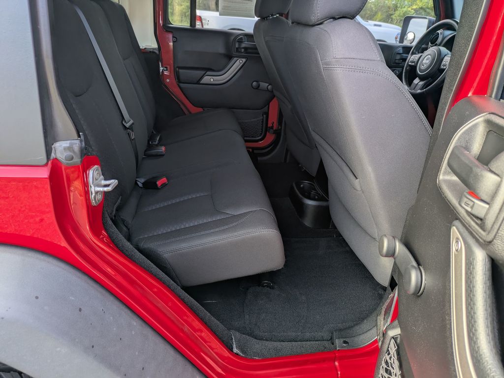 2014 Jeep Wrangler Unlimited Sport photo 22