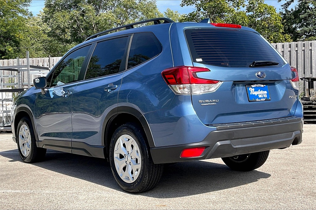 2022 Subaru Forester Base photo 10