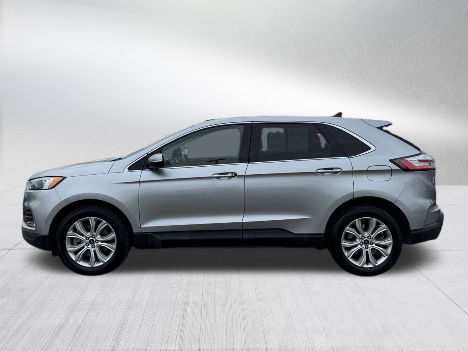 2022 Ford Edge Titanium photo 4