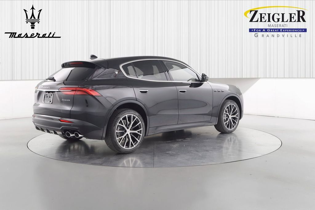 2025 Maserati Grecale photo 3