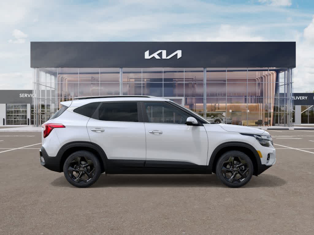 2026 Kia Seltos EX photo 7