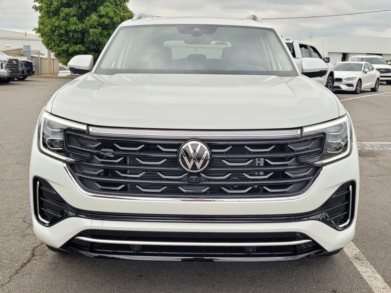 2026 Volkswagen Atlas SEL Premium R-Line photo 11