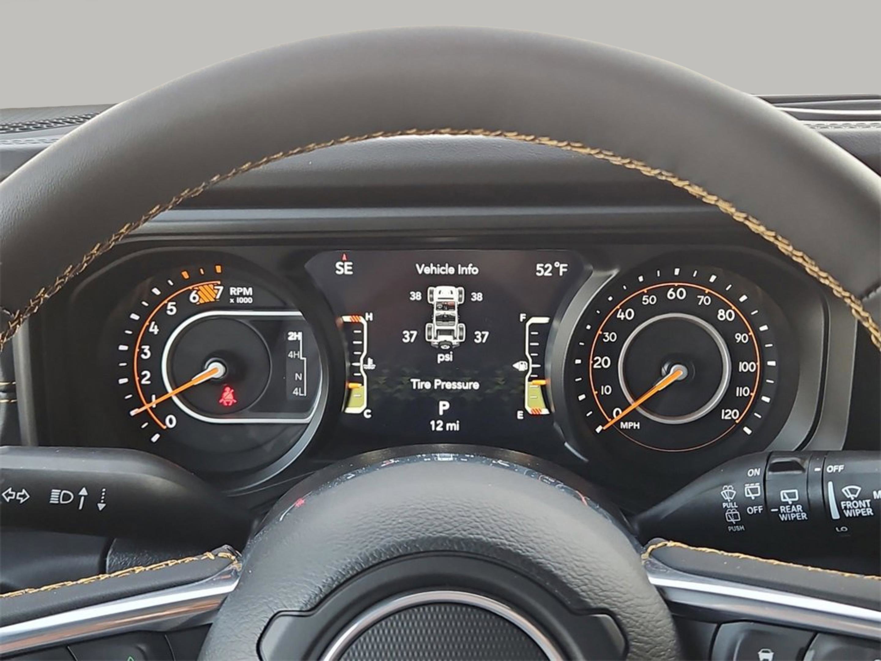 2025 Jeep Wrangler Sahara photo 17