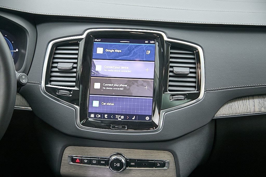 2023 VOLVO XC90 - Image 24