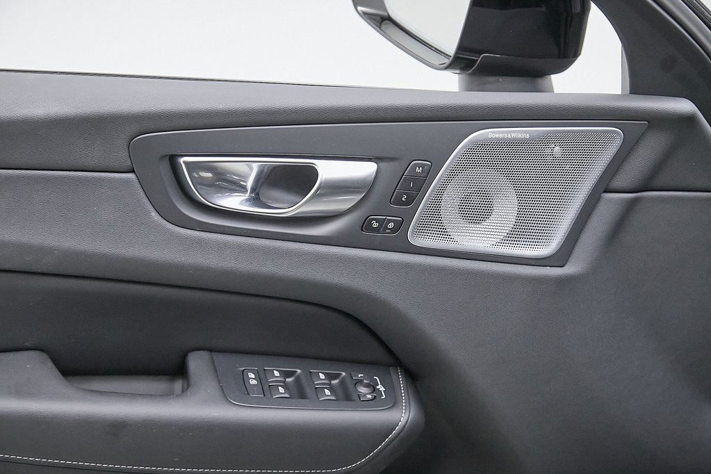 2025 VOLVO XC60 - Image 10