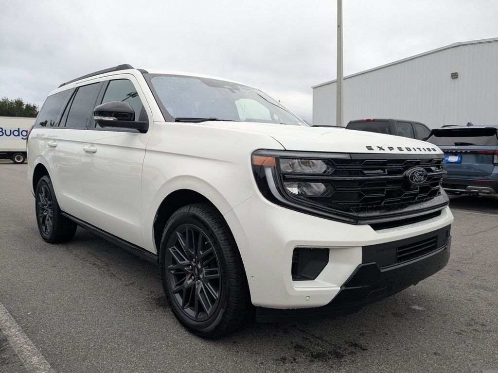 2025 Ford Expedition Platinum photo 2