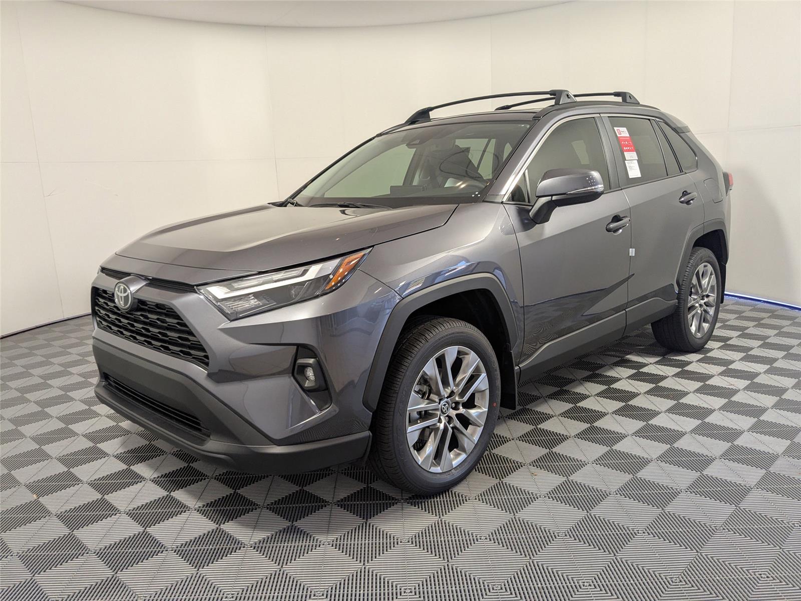 2025 Toyota RAV4 XLE Premium's photo