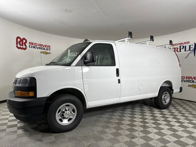 2025 Chevrolet Express Cargo 2500 photo 3