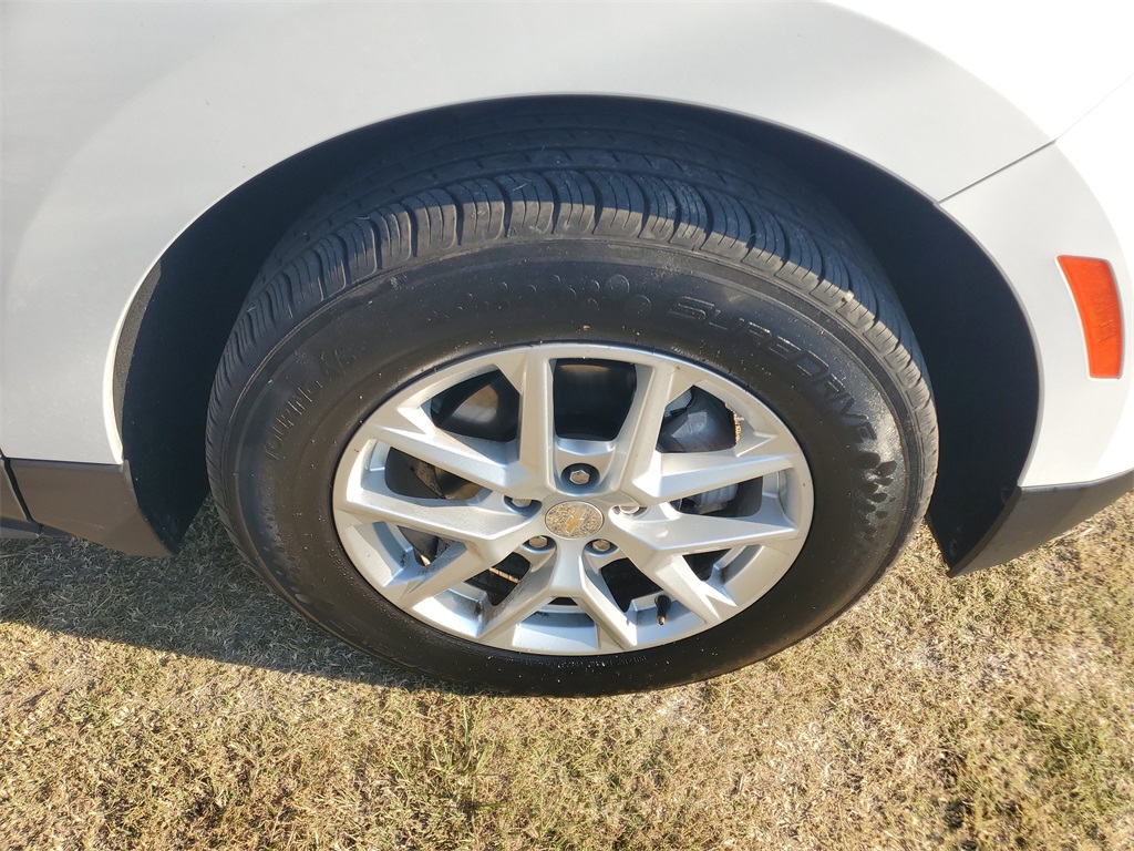 2023 Chevrolet Equinox LS photo 6