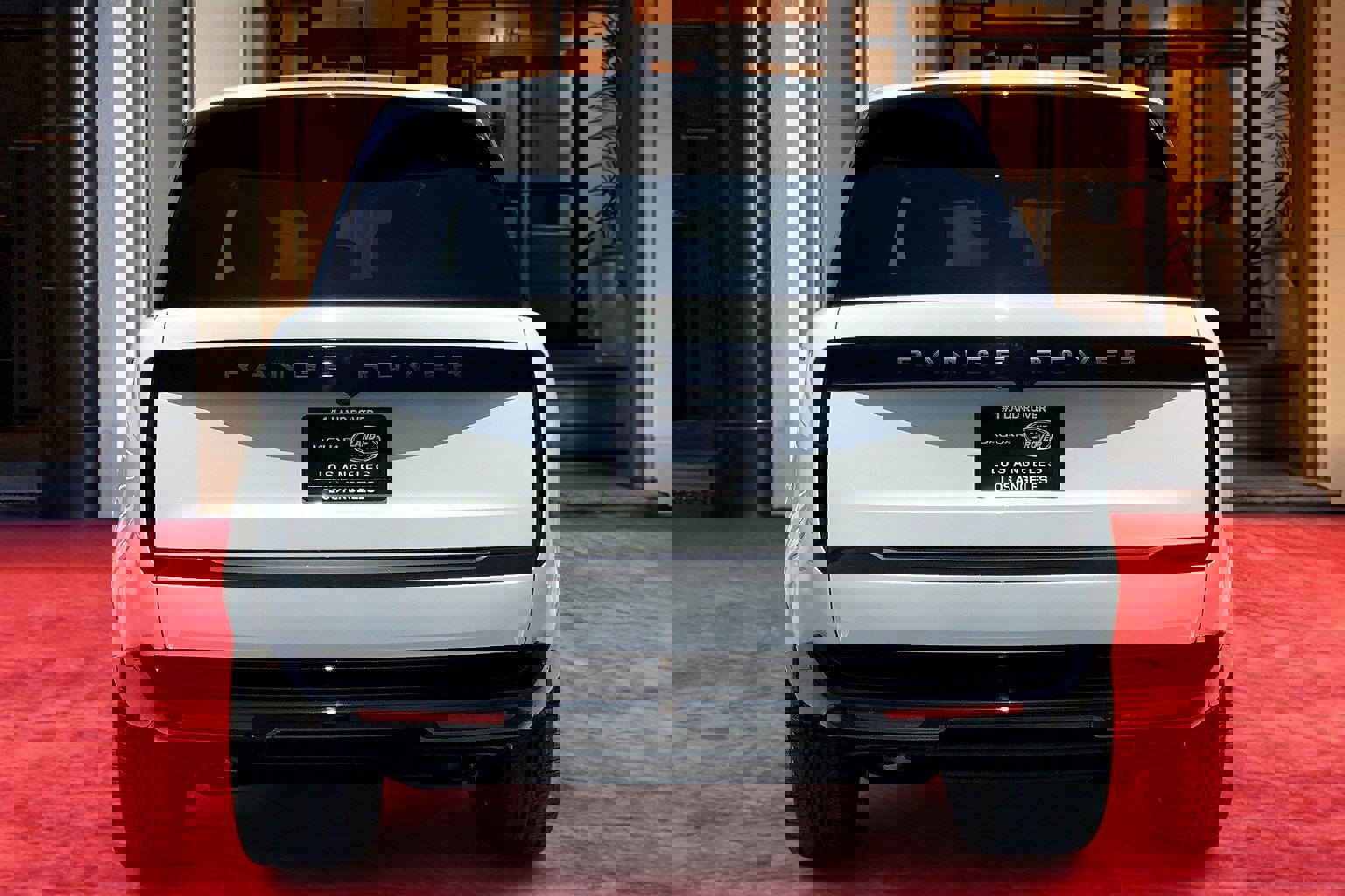 2025 Land Rover Range Rover SE photo 2