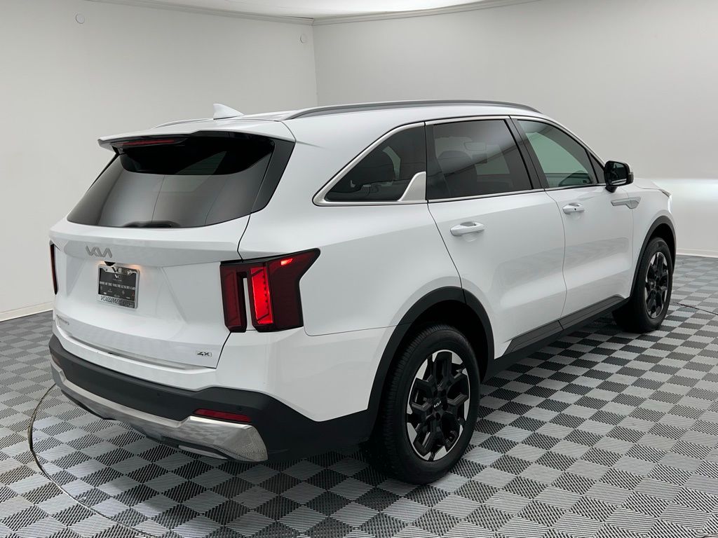 2024 Kia Sorento S photo 6