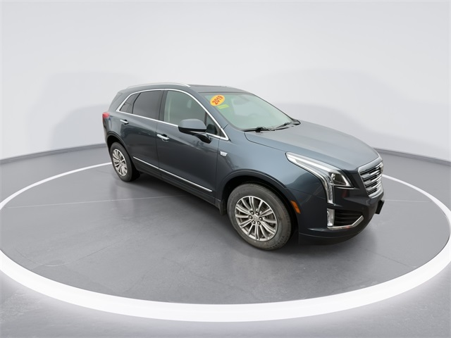 2019 Cadillac XT5 Luxury photo 2