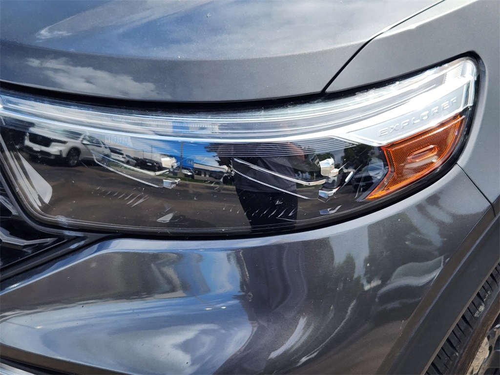 2020 Ford Explorer ST photo 4