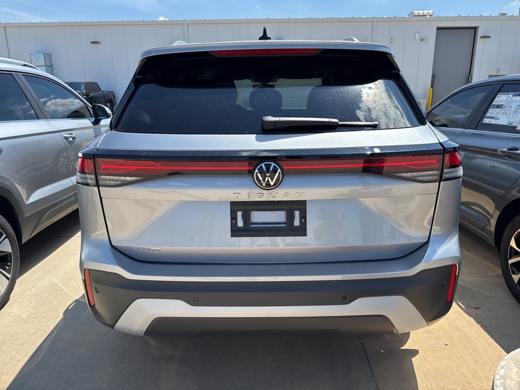 2025 Volkswagen Tiguan S photo 3