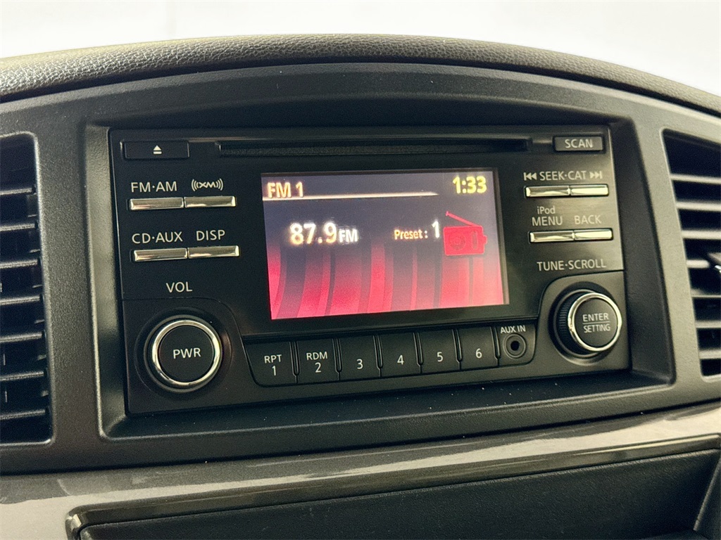 2012 Nissan Quest SV photo 22
