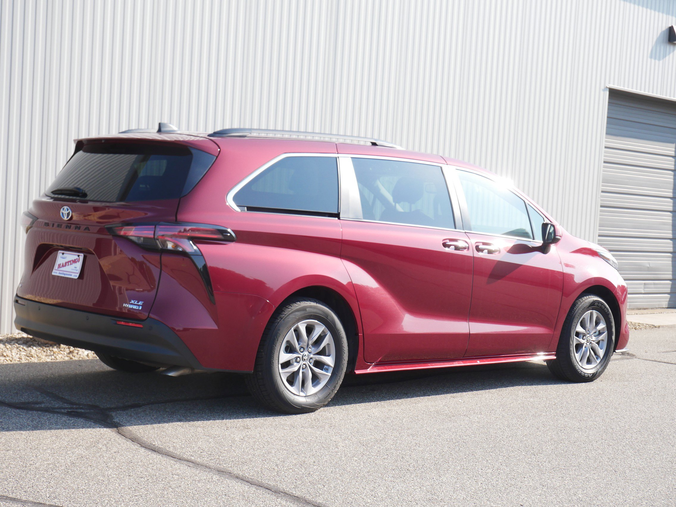 2022 Toyota Sienna XLE photo 5