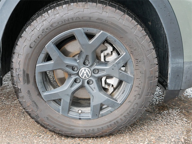 2024 Volkswagen Atlas Peak Edition SEL photo 8