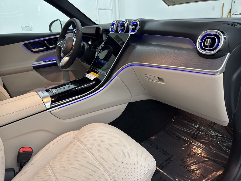 2026 Mercedes Benz GLC 300 photo 27