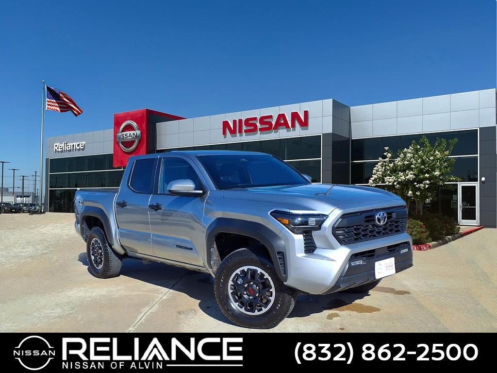 2025 Toyota Tacoma SR5's photo