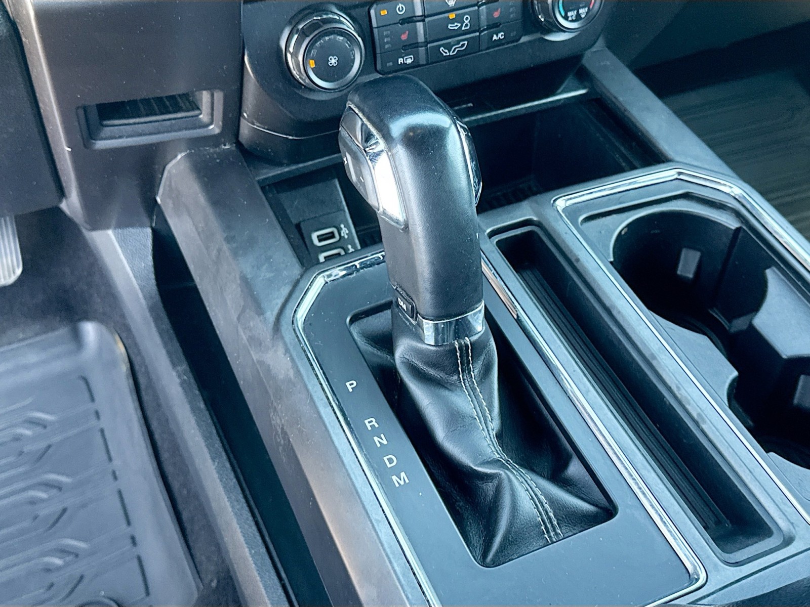 2019 Ford F-150 XLT photo 14