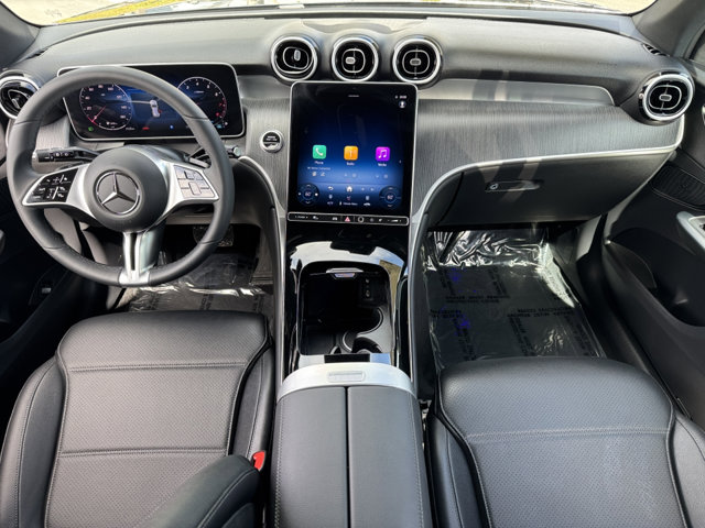 2025 Mercedes Benz GLC 300 4MATIC photo 4