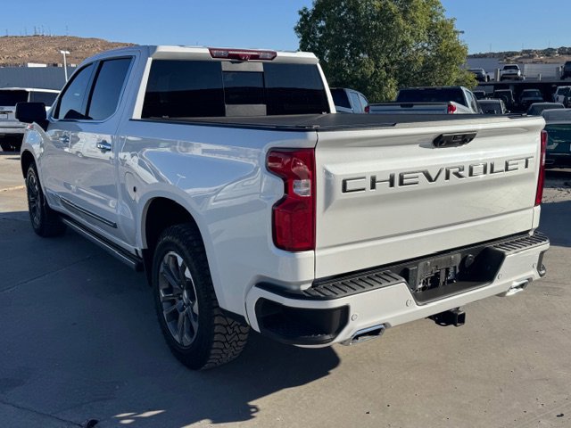 2023 Chevrolet Silverado 1500 High Country photo 3