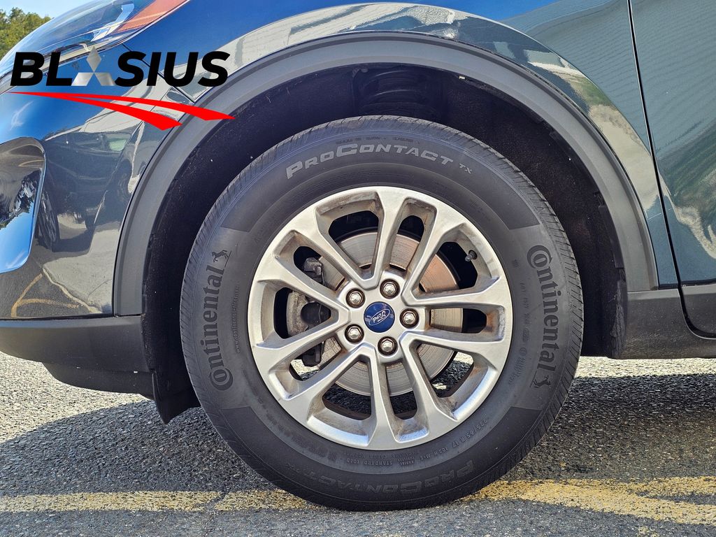 2022 Ford Escape SE photo 3