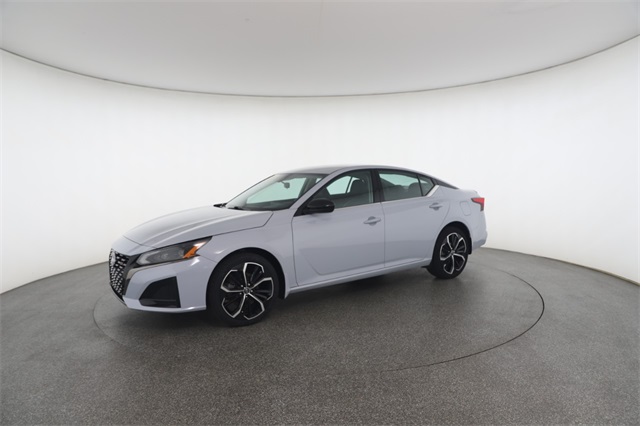 2023 Nissan Altima 2.5 SR photo 3