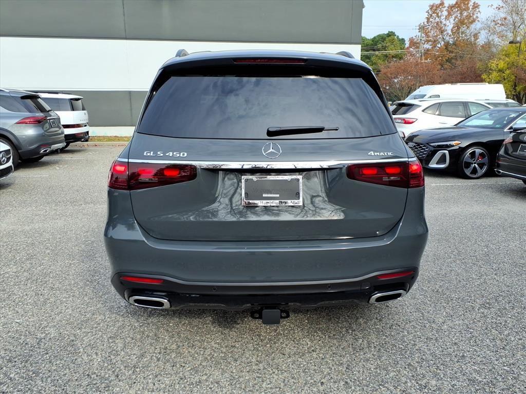 2026 Mercedes Benz GLS 450 4MATIC photo 3