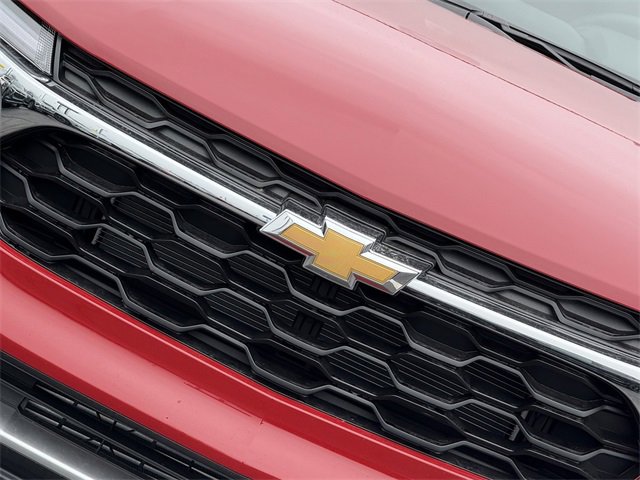 2026 Chevrolet Trax LT photo 2