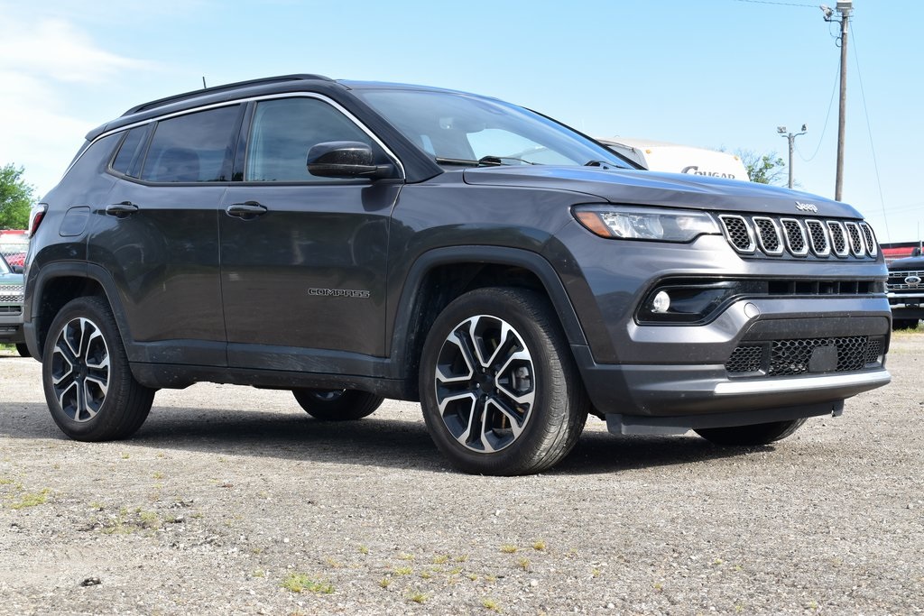 2023 Jeep Compass Limited photo 3