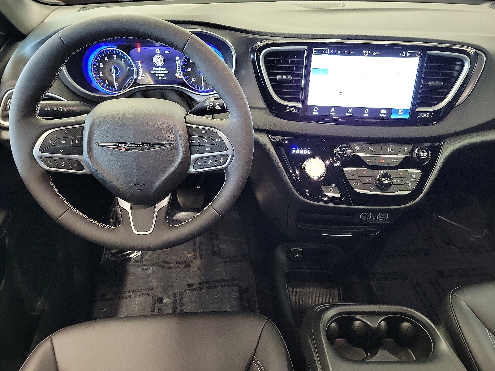 2025 Chrysler Voyager LX photo 4