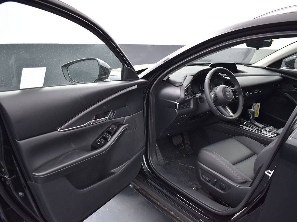 2025 Mazda CX-30 2.5 S Preferred photo 5