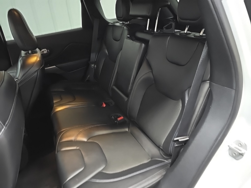2020 Jeep Cherokee Latitude photo 30