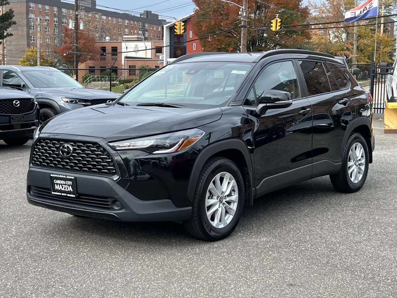 2022 Toyota Corolla Cross LE photo 2