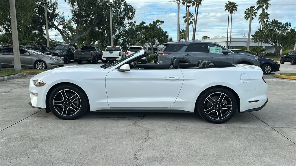 2022 Ford Mustang EcoBoost Premium photo 7
