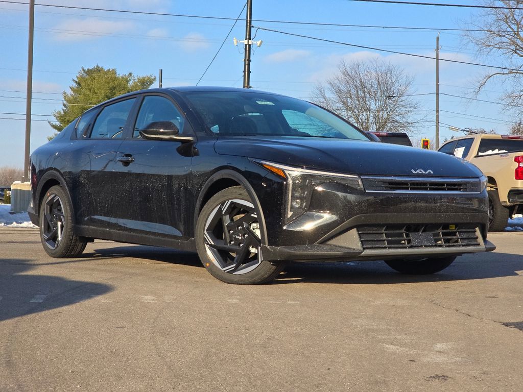 2025 Kia K4 EX's photo