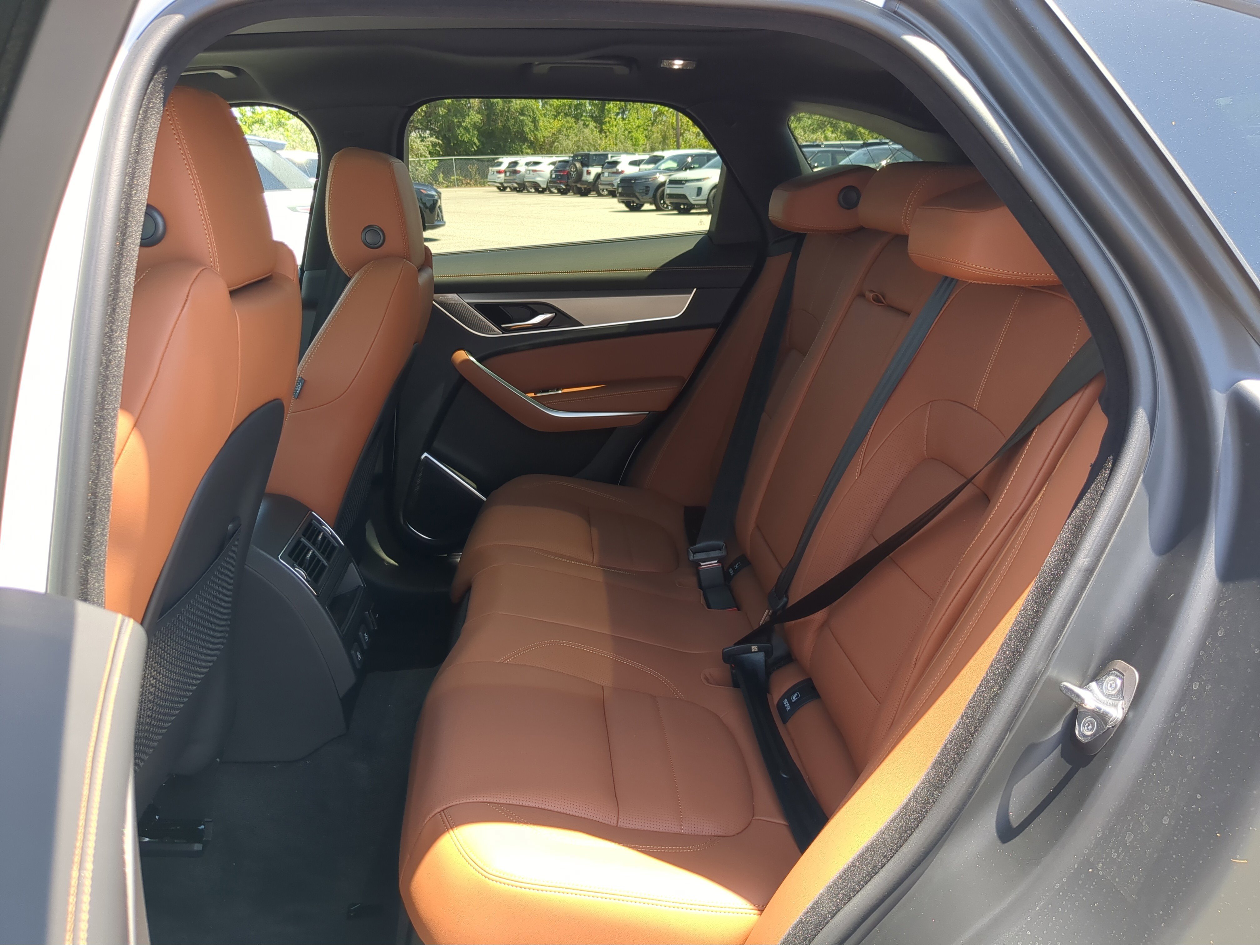 2026 Jaguar F-PACE P400 R-Dynamic S photo 11