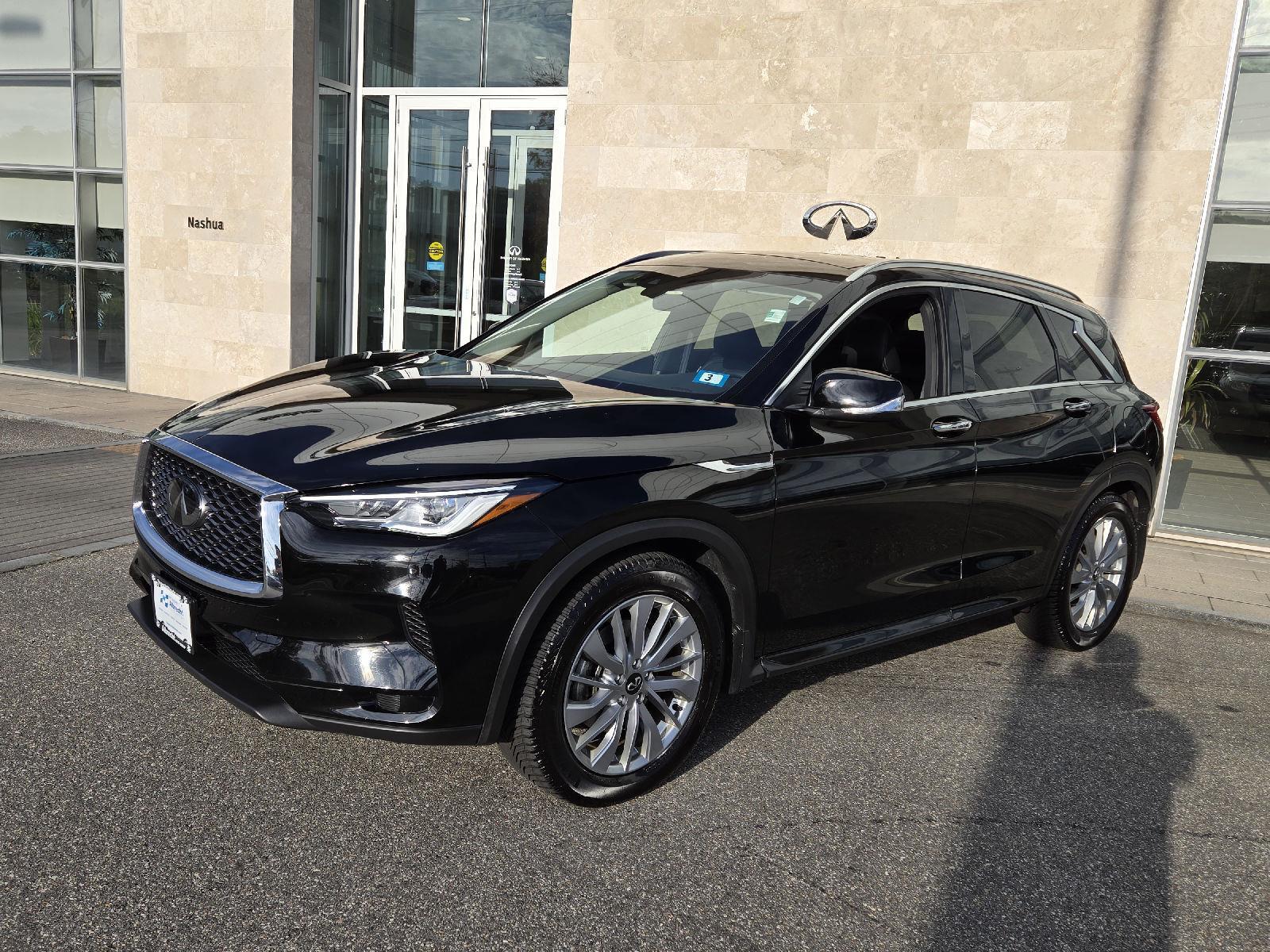 2023 Infiniti QX50 Luxe photo 2