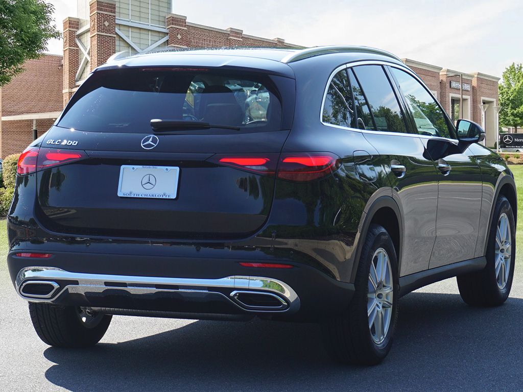 2026 Mercedes Benz GLC 300 photo 2