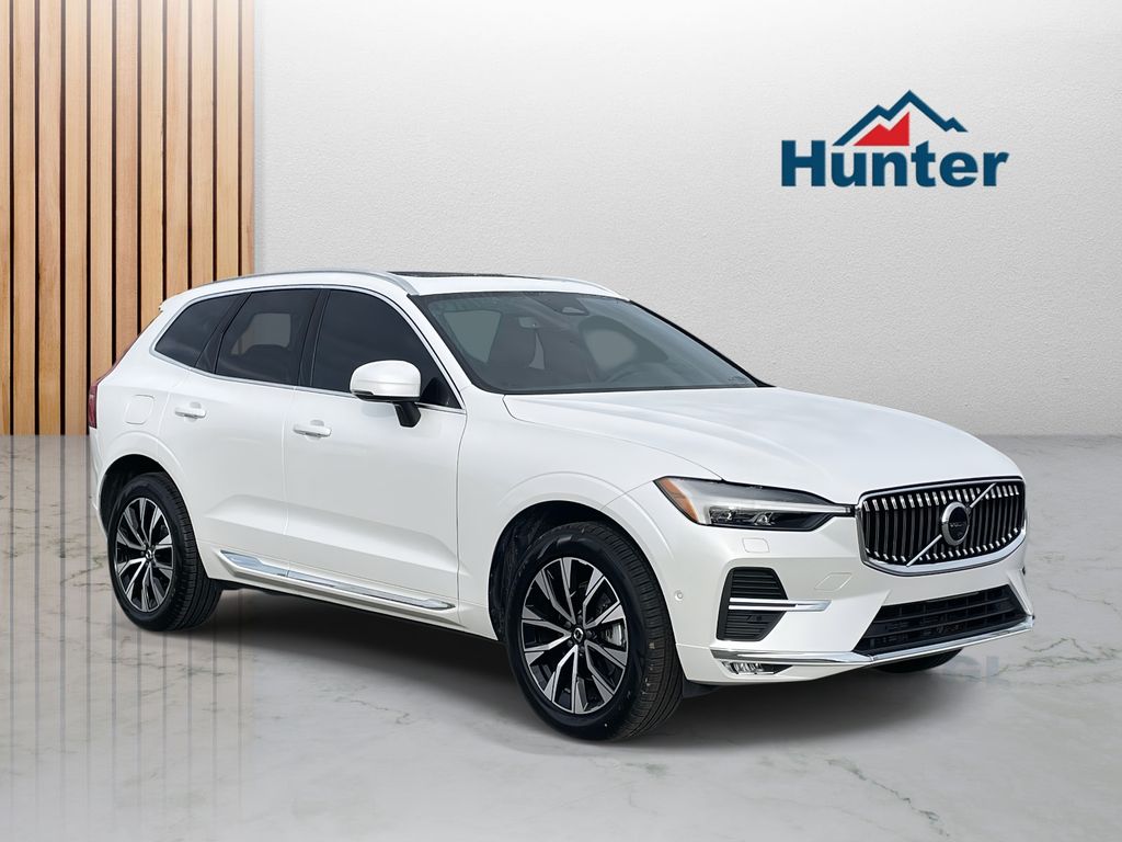 2023 Volvo XC60 Plus's photo