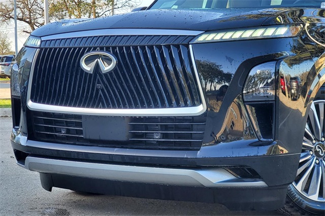 2025 Infiniti QX80 Luxe photo 2