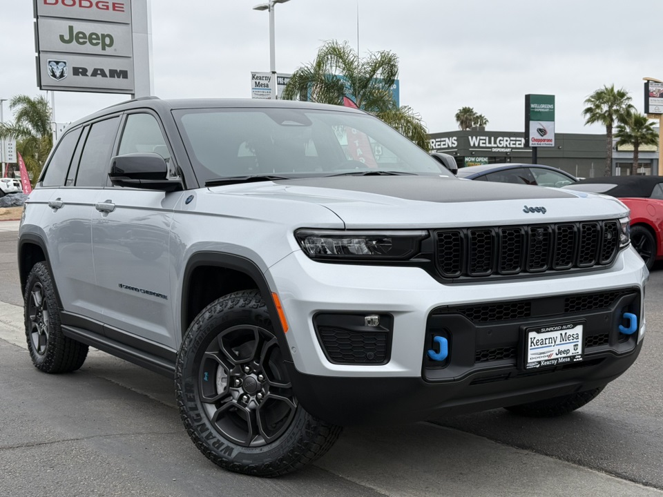 2025 Jeep Grand Cherokee Trailhawk 4xe photo 2