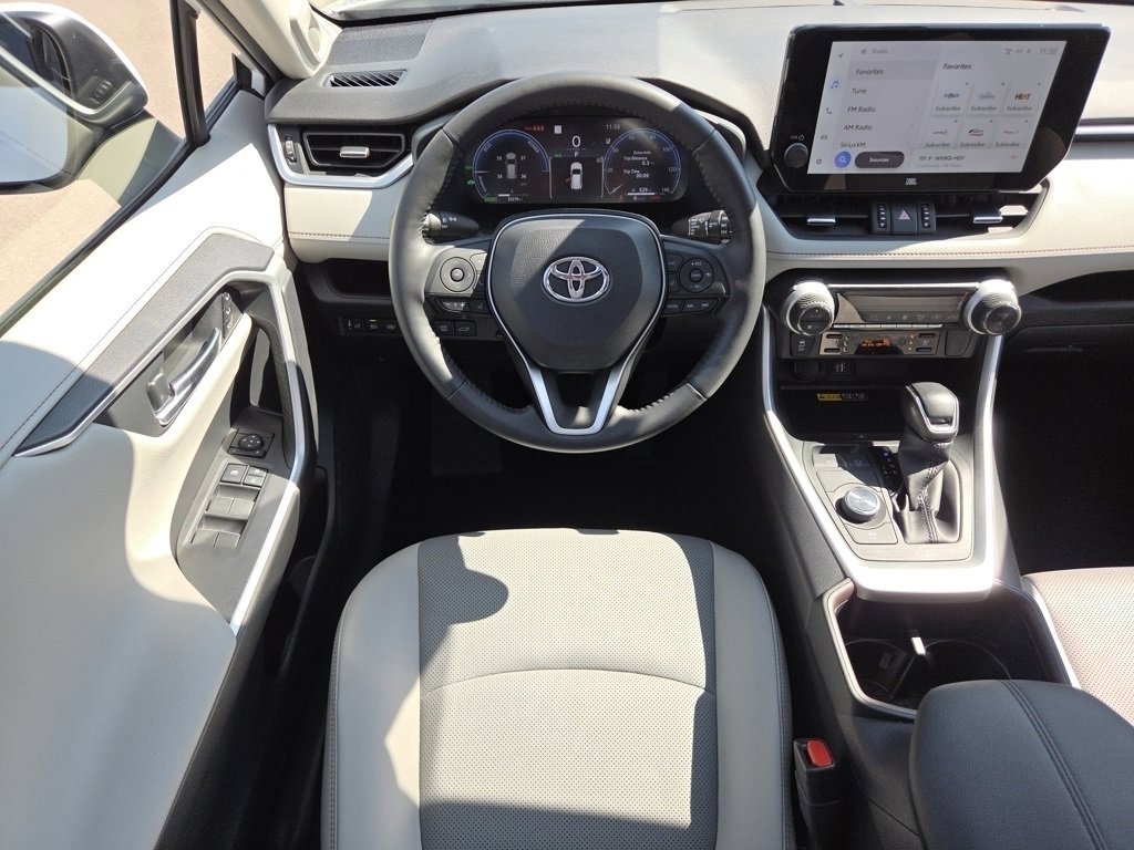 2023 Toyota RAV4 Hybrid Limited photo 4
