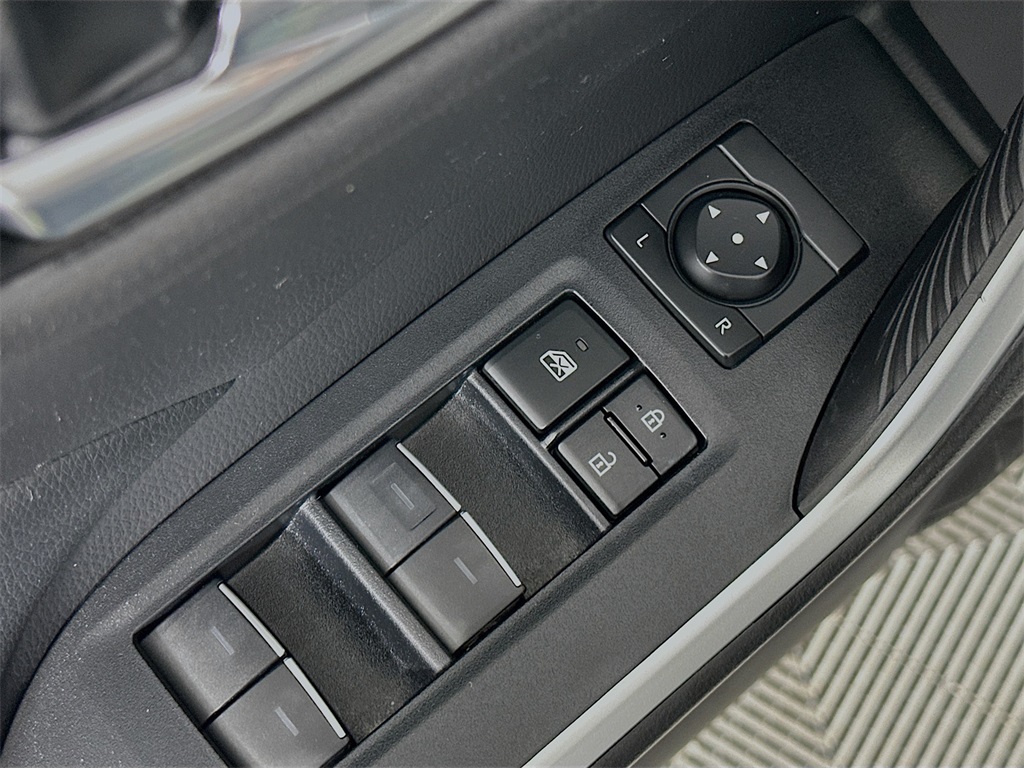 2022 Toyota RAV4 XLE photo 22