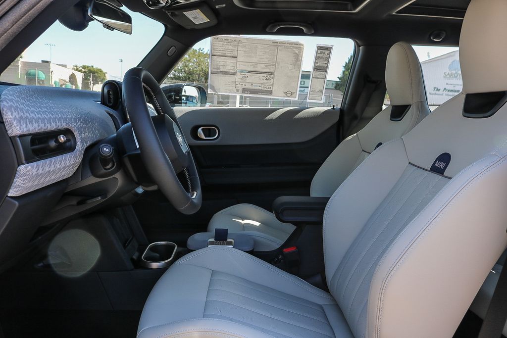 2025 Mini Cooper 2 Door Hardtop Iconic photo 13