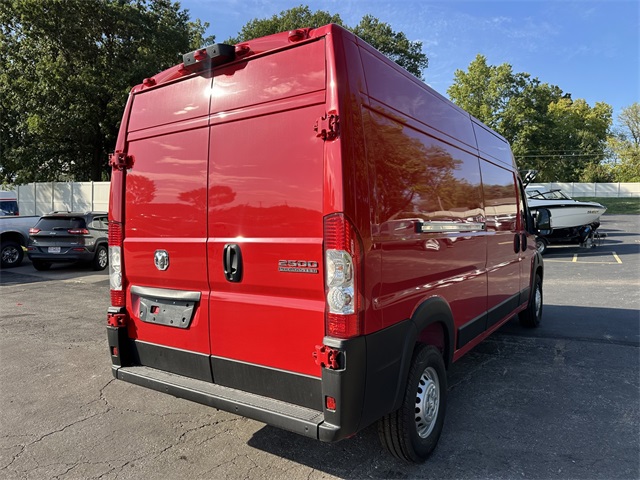 2026 Ram ProMaster 2500 photo 4