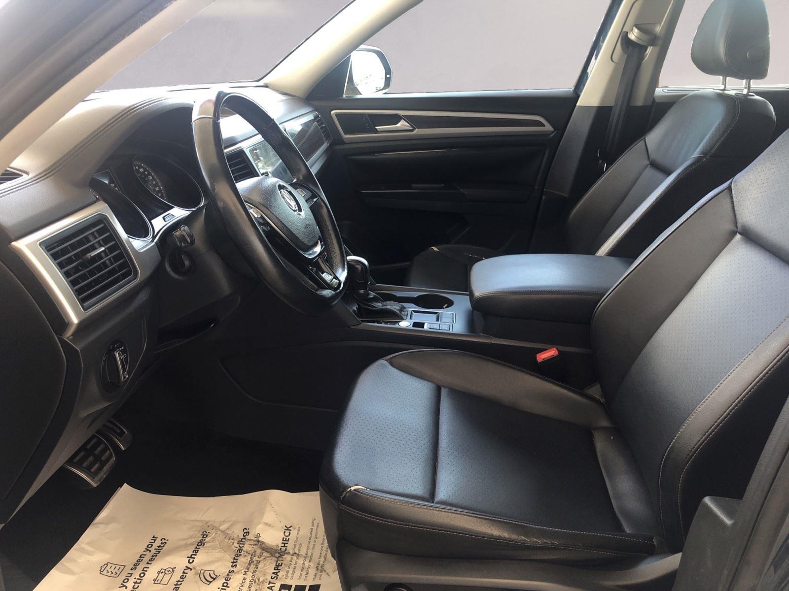 2019 Volkswagen Atlas V6 SE Technology R-Line photo 9