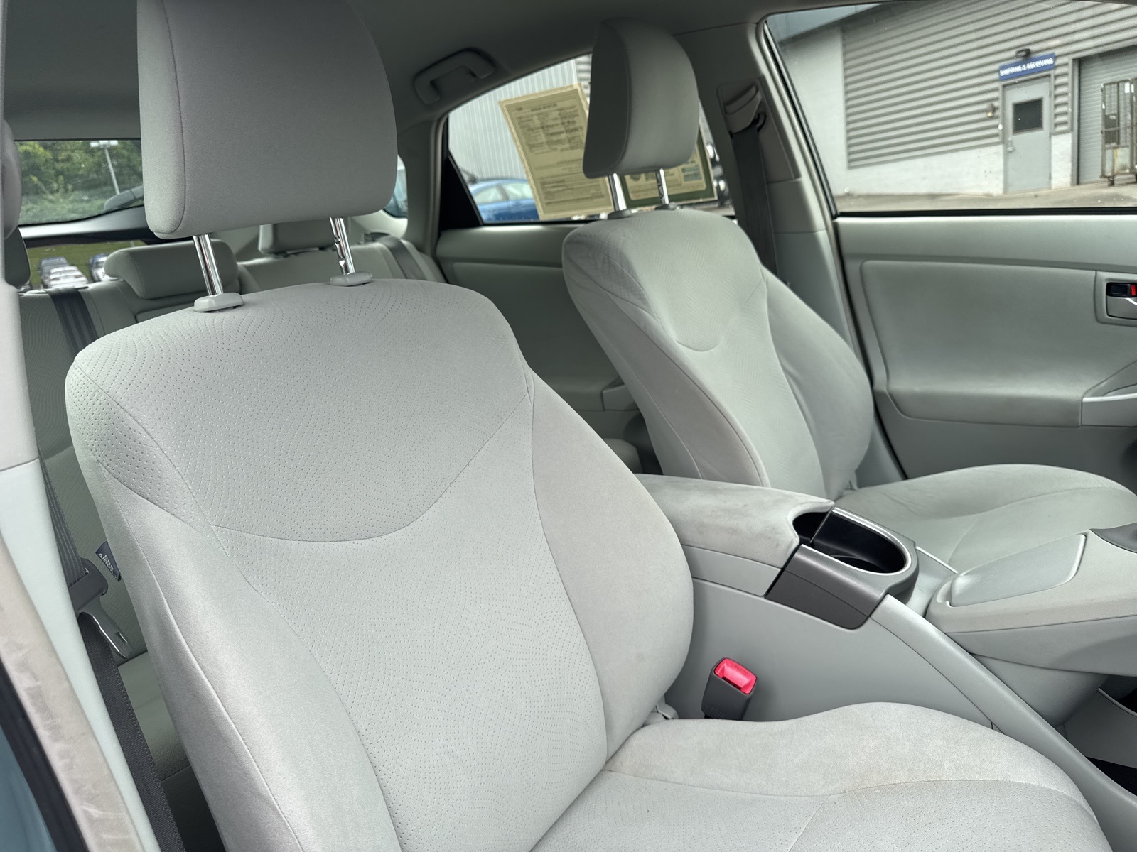 2013 Toyota Prius Two photo 4